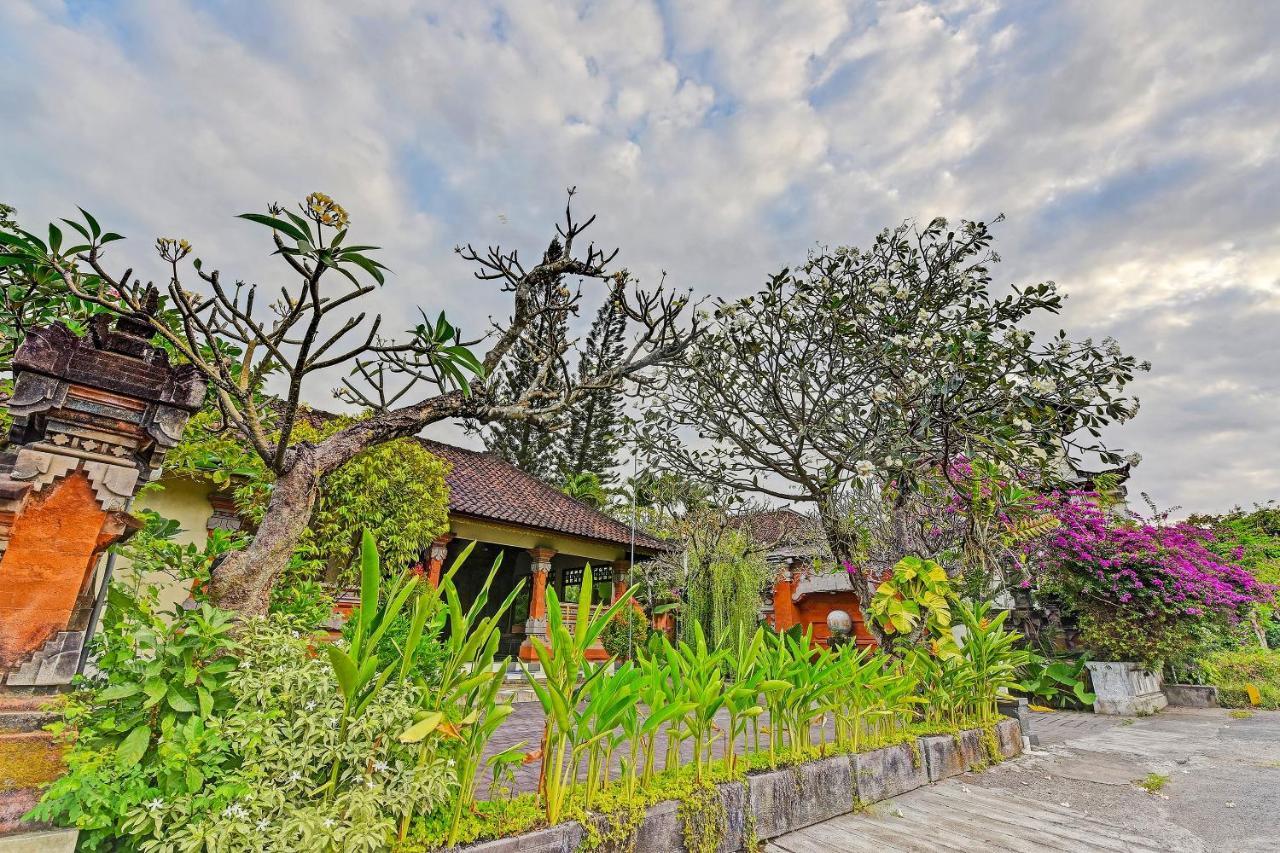 Oyo 91503 Hotel Gedong Ayu Near Sanur ウブド エクステリア 写真