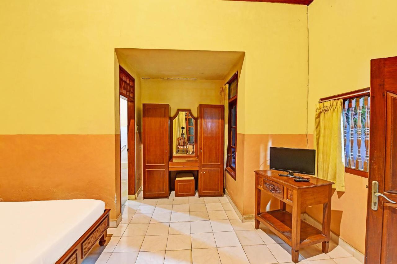 Oyo 91503 Hotel Gedong Ayu Near Sanur ウブド エクステリア 写真