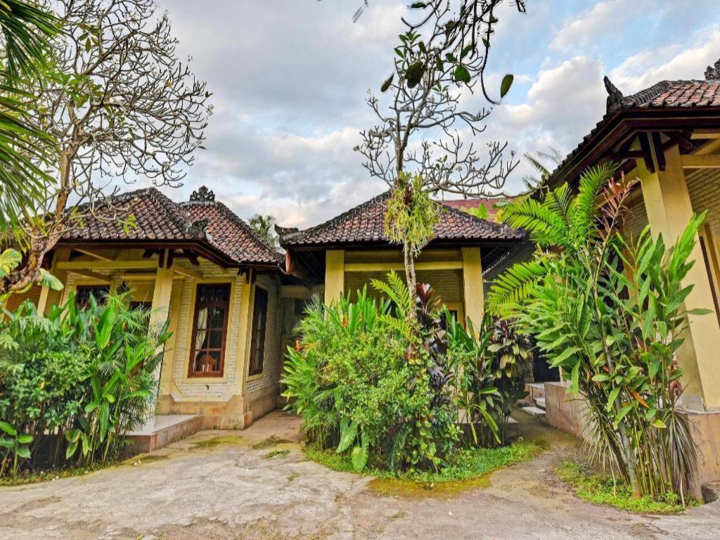 Oyo 91503 Hotel Gedong Ayu Near Sanur ウブド エクステリア 写真