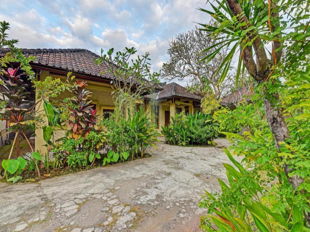 Oyo 91503 Hotel Gedong Ayu Near Sanur ウブド エクステリア 写真