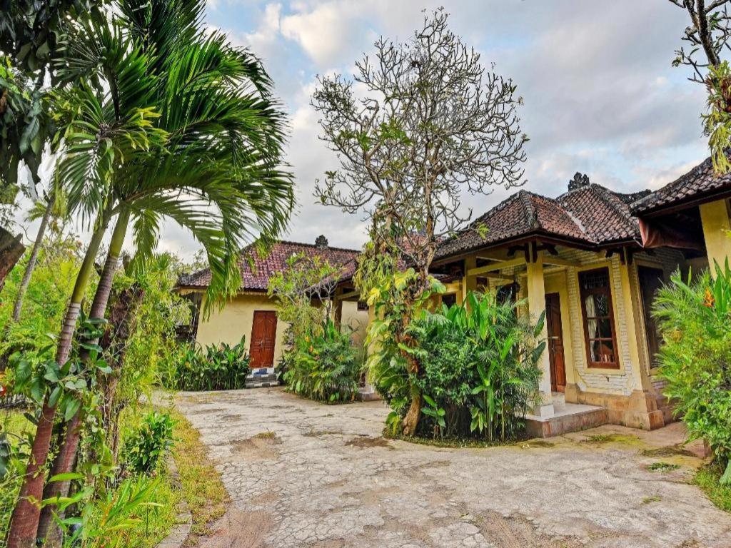 Oyo 91503 Hotel Gedong Ayu Near Sanur ウブド エクステリア 写真